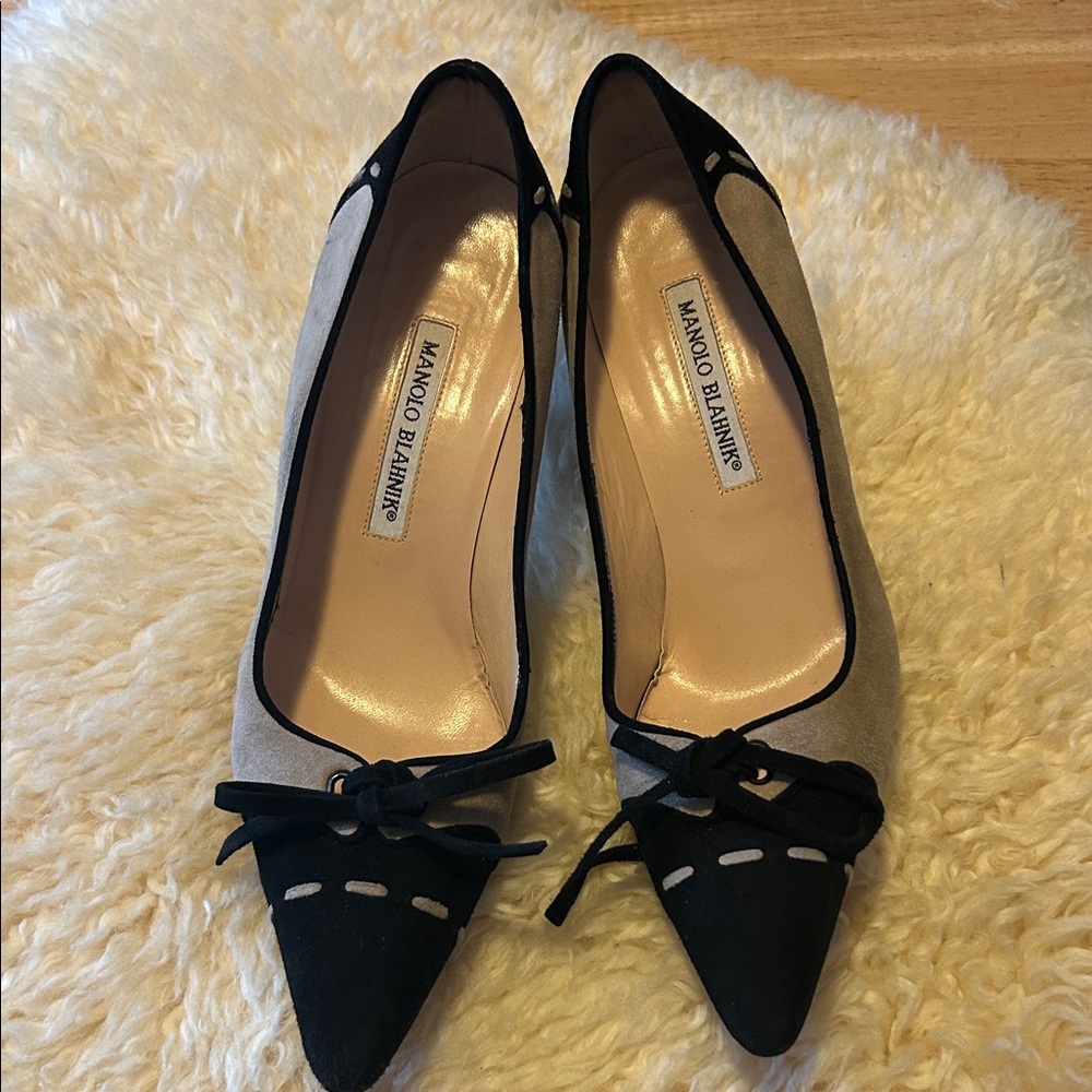 Manolo Blahnik Black and Tan Suede Heels